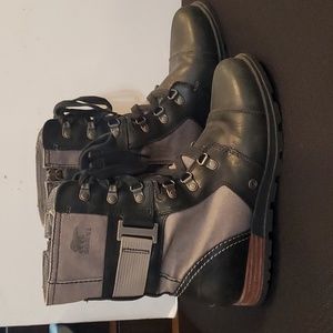 Sorel Major Carley side zipper Moto boots size 8.5